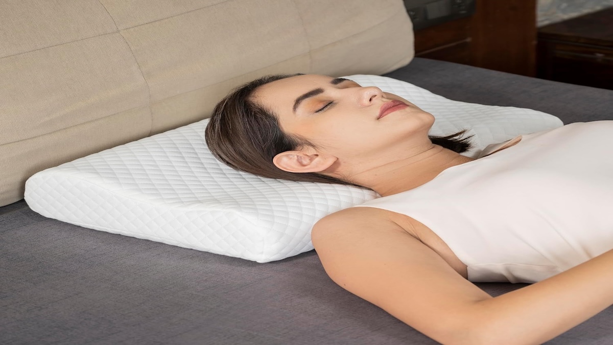 Best Pillows To Prevent Neck Pain (June 2024) Pillows That Cradle